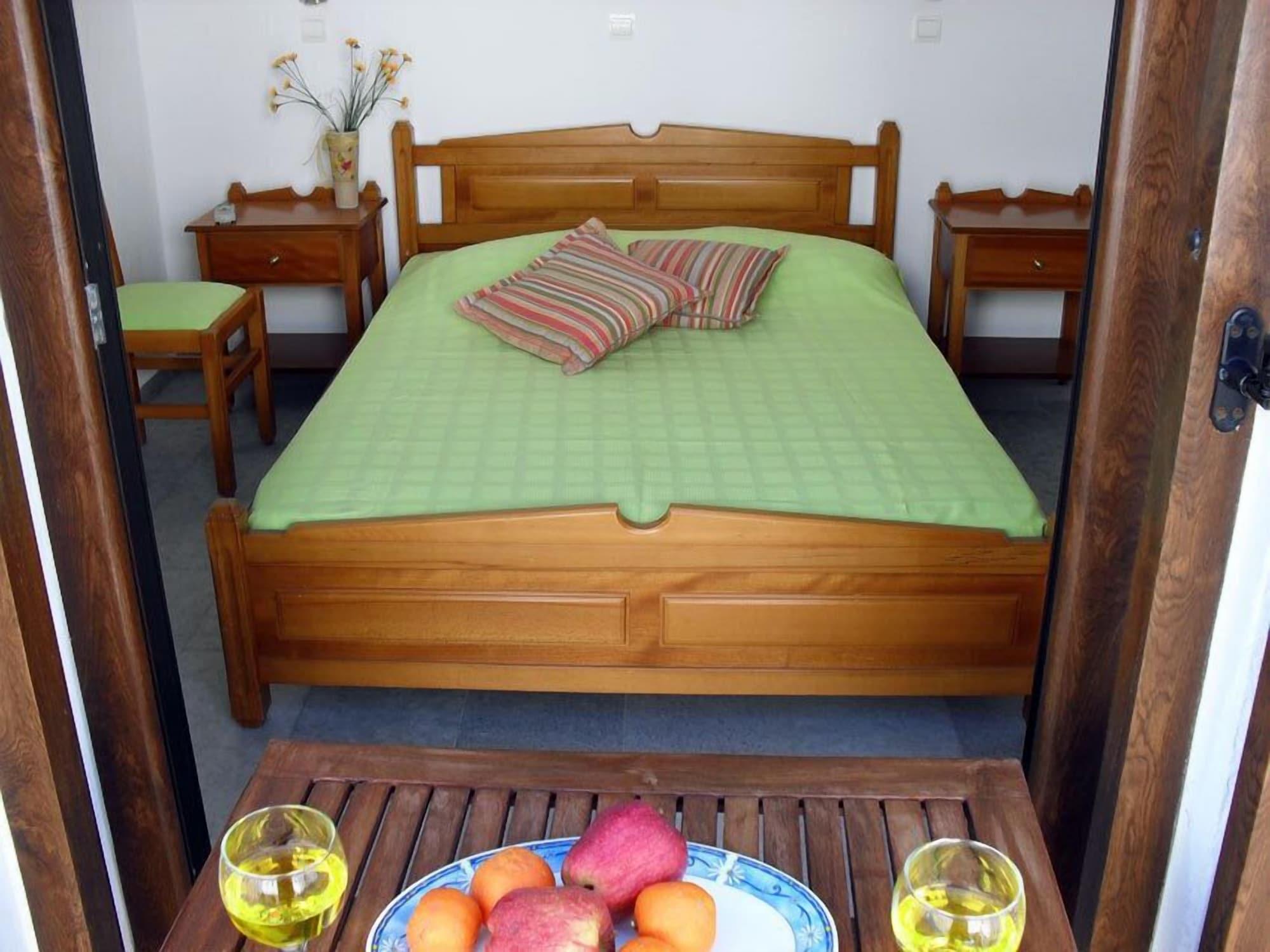 Fikas Hotel Naxos City Bagian luar foto