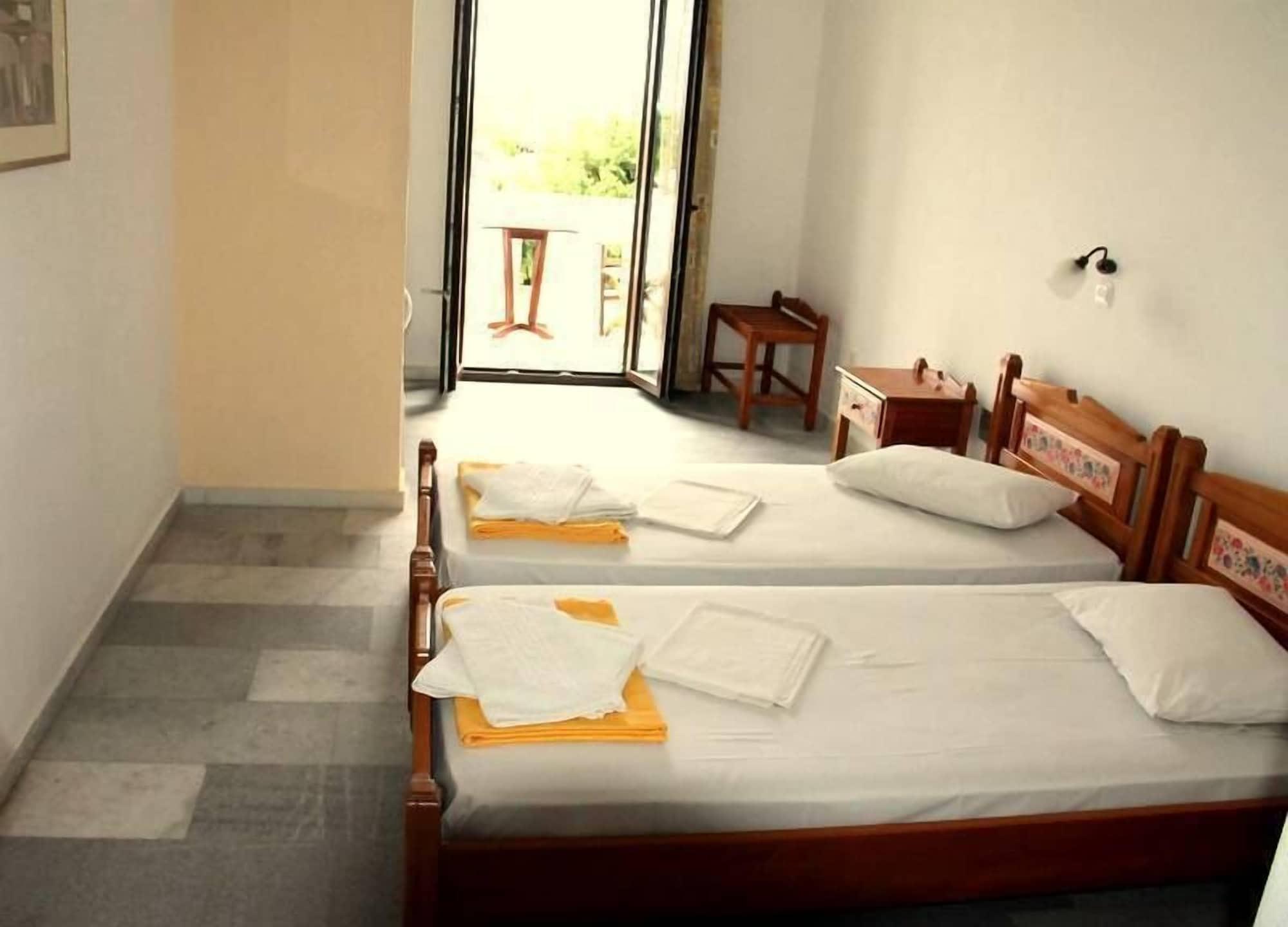 Fikas Hotel Naxos City Bagian luar foto