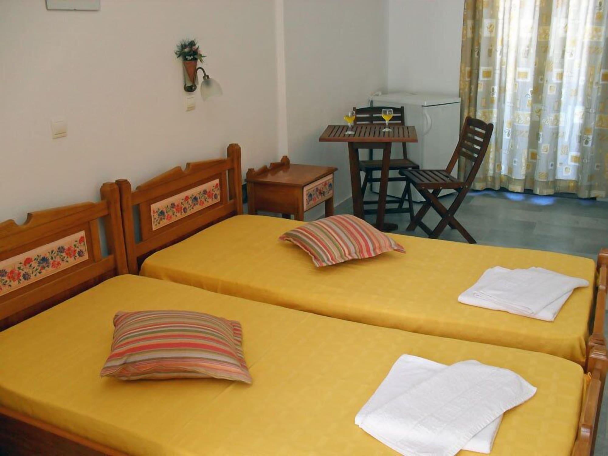 Fikas Hotel Naxos City Bagian luar foto